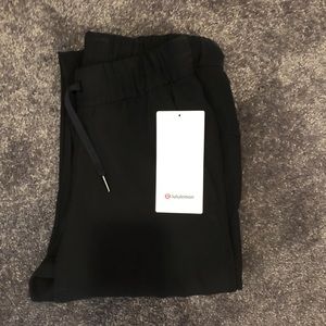 COPY - Lulu lemon on the fly tall pant (woven)